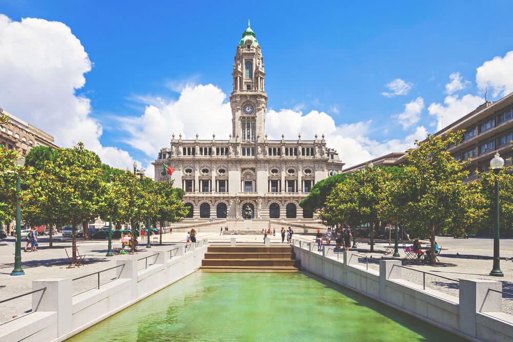 Porto-Sehenswuerdigkeiten-Rathaus-City-Hall