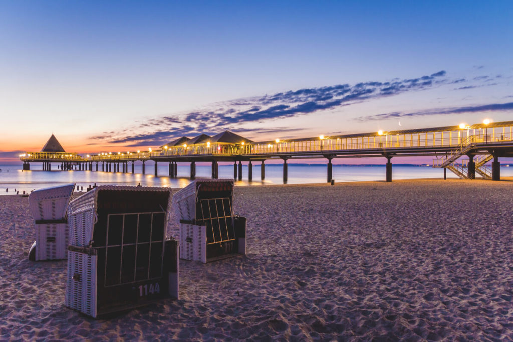 Insel-Usedom-Heringsdorf-Seebruecke-Strand