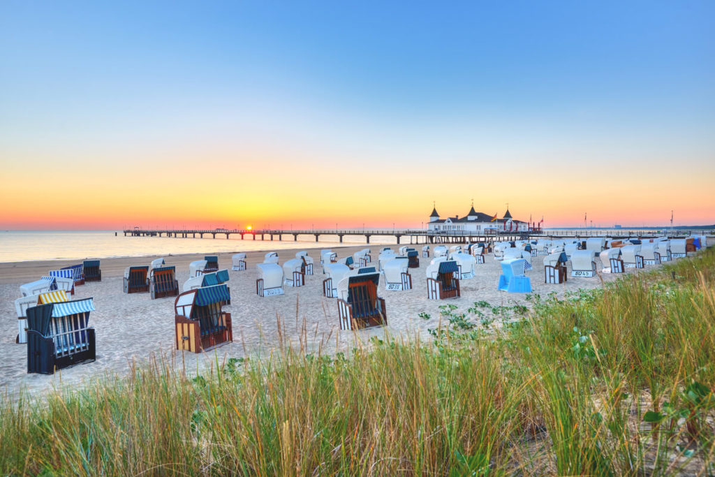 Insel-Usedom-Kaiserbad-Ahlbeck-Seebruecke-Strand