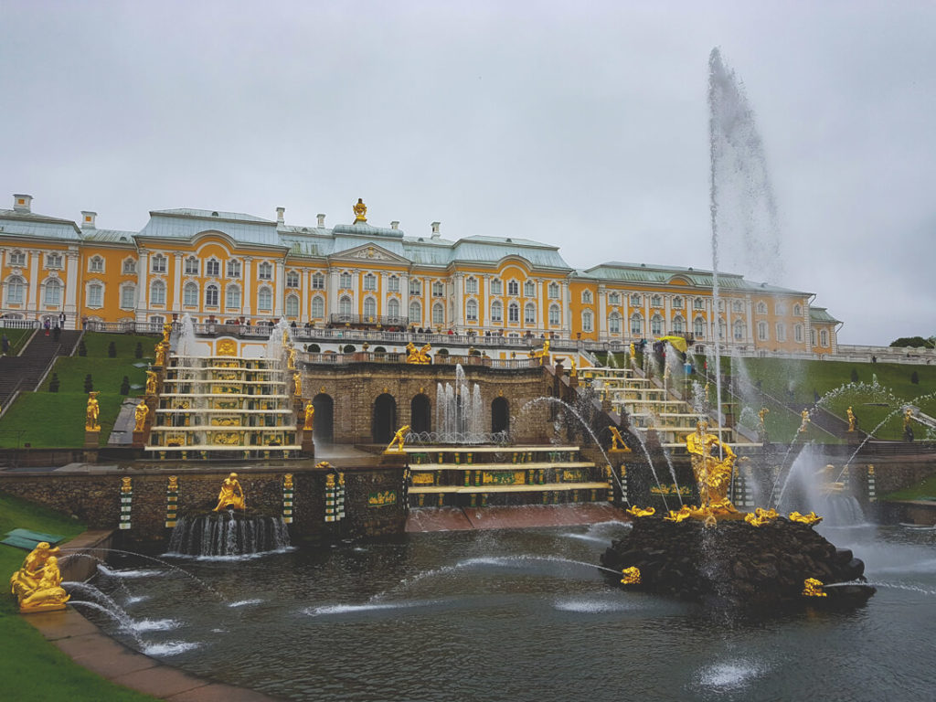 St-Petersburg-Highlight-Russland-Peterhof-Großer-Palast