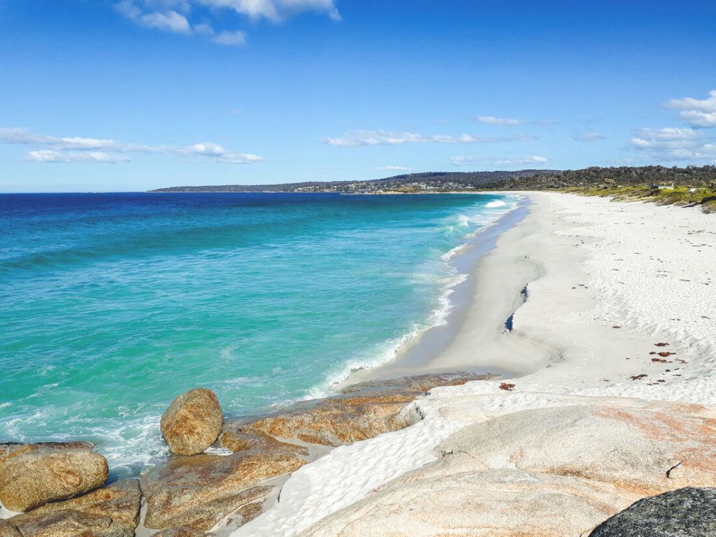 Tasmanien-Sehenswuerdigkeiten-Bay-of-Fires-Strand