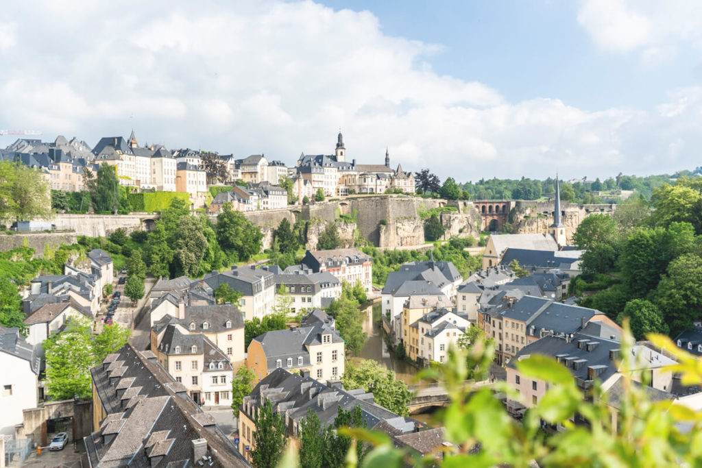 Luxemburg-Sehenswuerdigkeiten-Aussicht-Grund