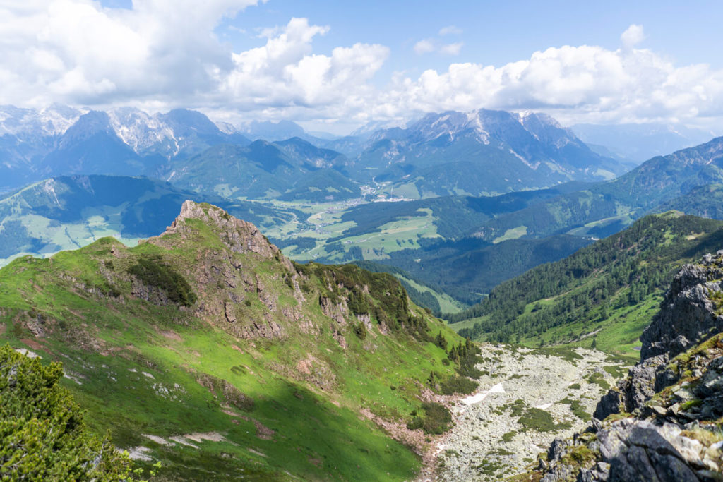 Wanderung-Henne-Fieberbrunn-Aussicht-Gipfelkreuz