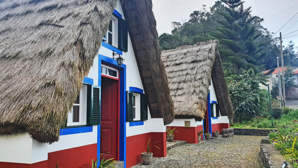 Madeira-Highlights-buntes-Bauernhaus