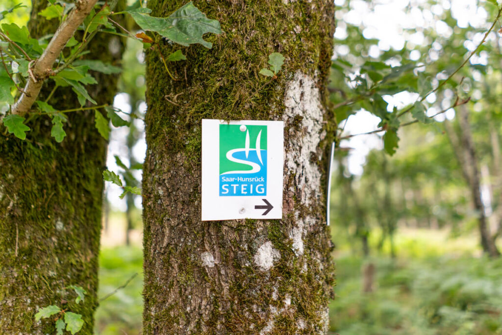 Saar Hunsrück Steig Markierung Weg Schild