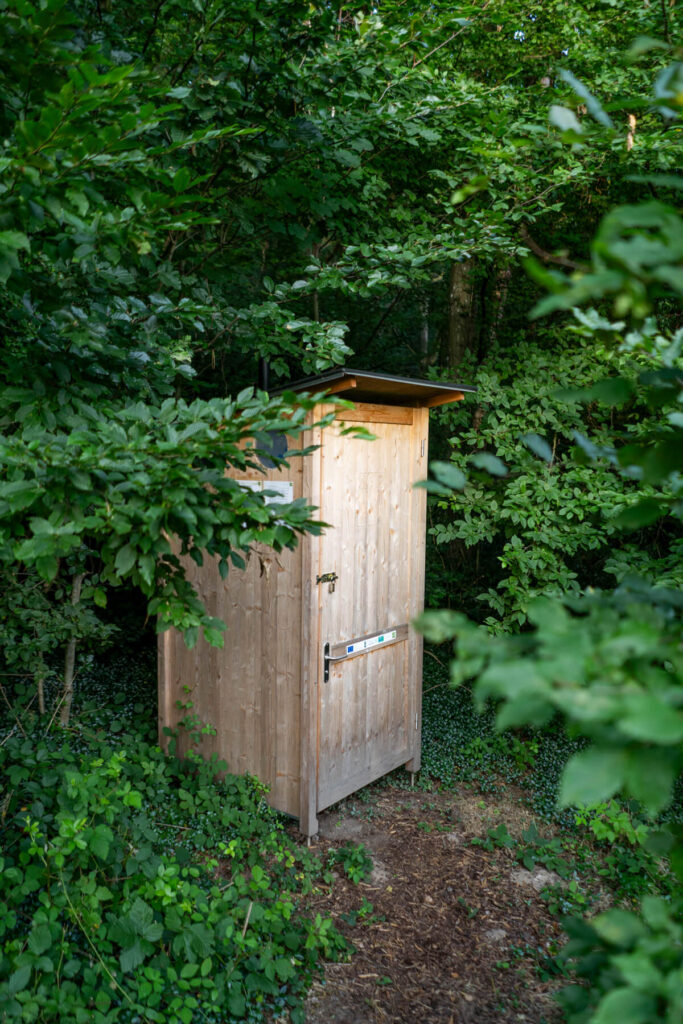 Trekkingcamp Keramik Mettlach Toilette Saar-Hunsrück-Steig