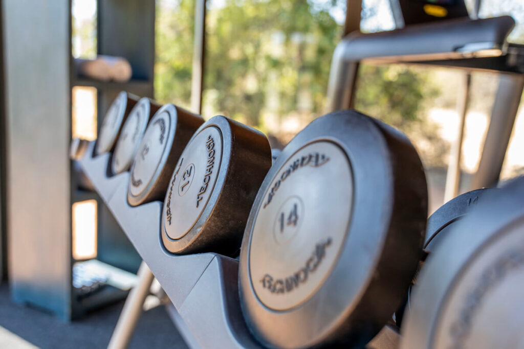 Hanteln Fitnessraum Mokuti Etosha Lodge