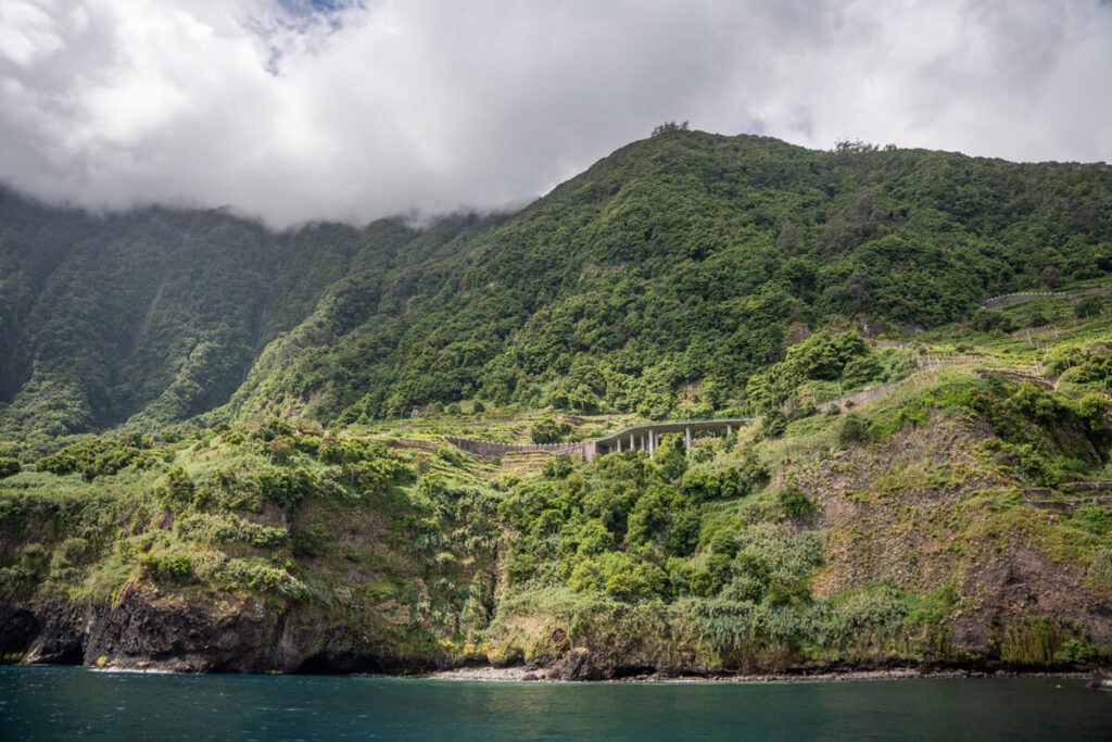 Sehenswürdigkeiten auf Madeira – Seixal und der schwarze Strand Seixal Strand Küste