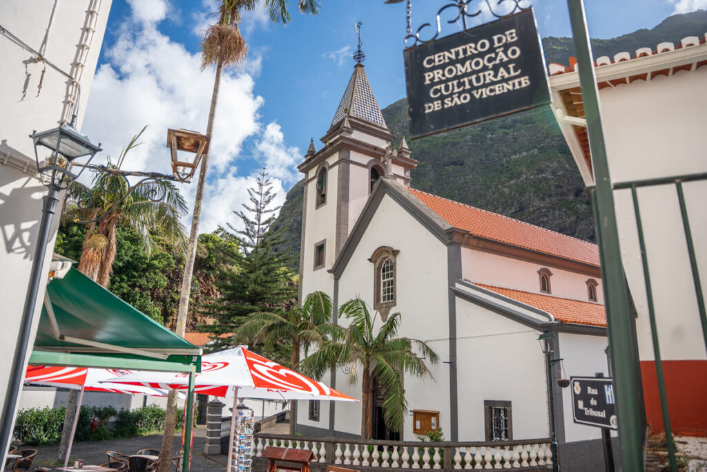 Der kleine Ortskern in São Vicente auf Madeira Sao Vicente Madeira