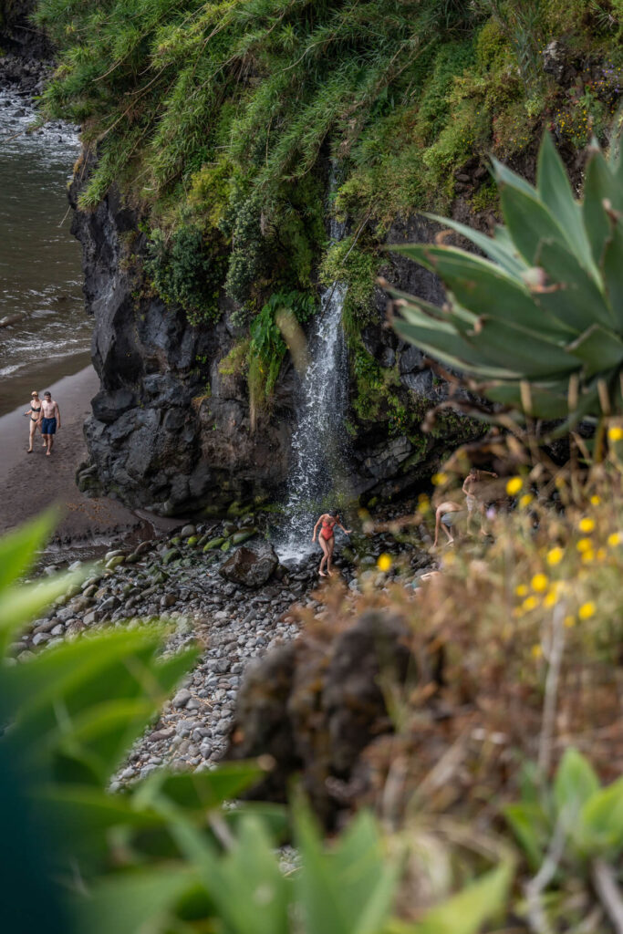 Schwarzer Strand Seixal