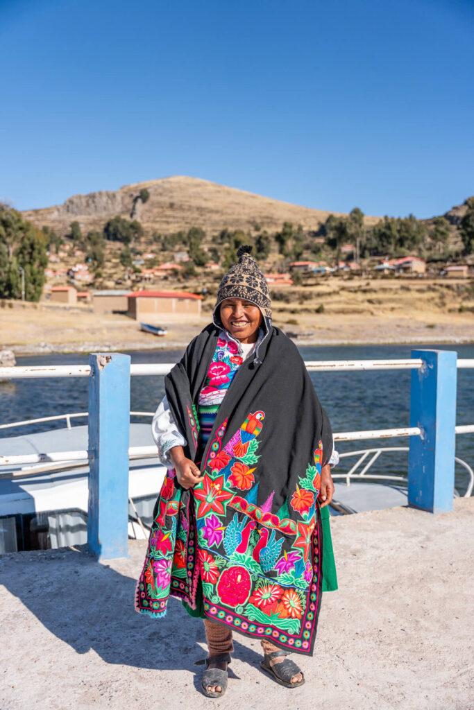 Elsa begrüßt uns auf Amantaní Amantani Homestay Titikaka