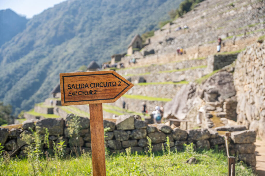 Wegweiser Machu Picchu Inka-Stadt