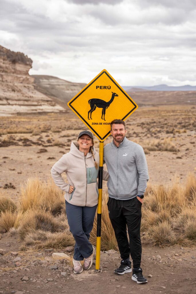 Vorsicht: Vikuñas Peru Schild Vikunas
