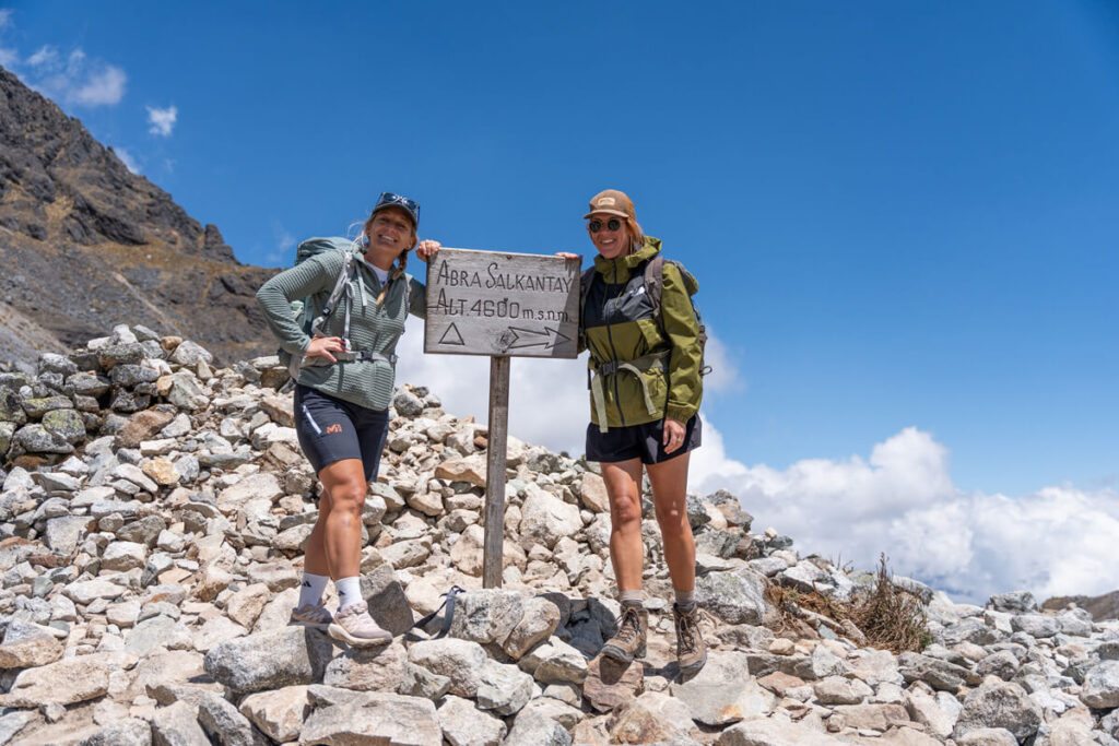 In kurzen Hosen auf über 4.600 Metern im September Beste Reisezeit Peru Trekking